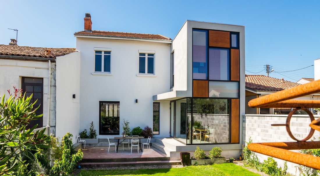 Contemporary town house extensionin Biarritz