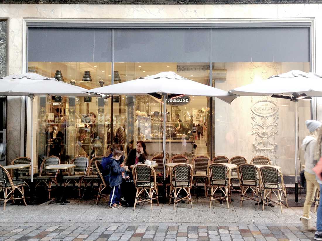 Aménagement d'un café par un architecte spécialiste de l'architecture commerciale à Biarritz