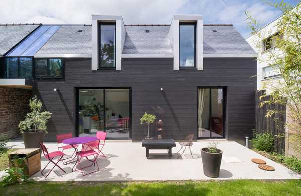 Maison mitoyenne au style contemporain réalisée par un architecte d'intérieur à Biarritz