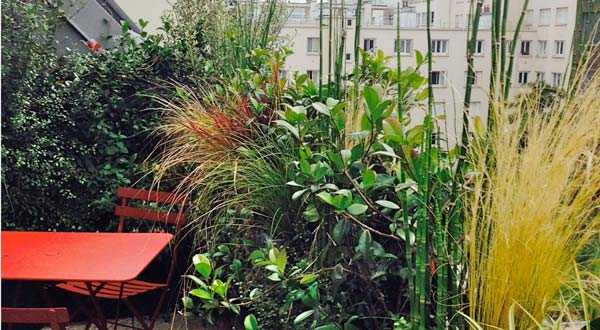 Avant aprés de la rénovation d'une terrasse sur un toit en zinc dans un appartement à Biarritz