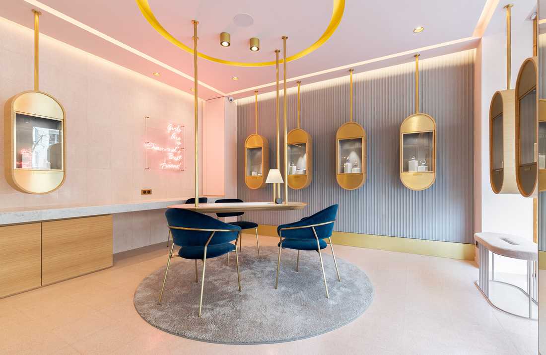Interior design of a high-end jewelry store in Biarritz