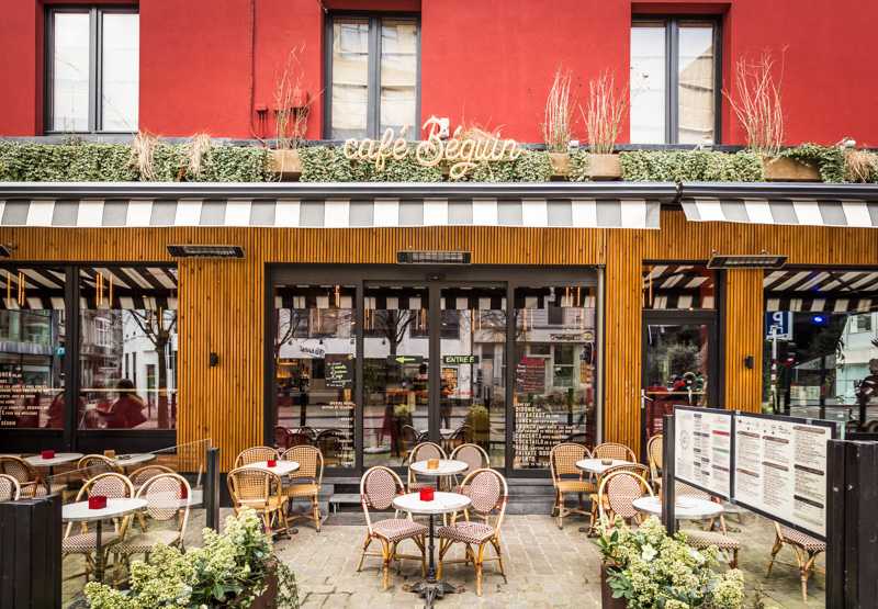 Façade d'un restaurant rénovée par un architecte à Biarritz