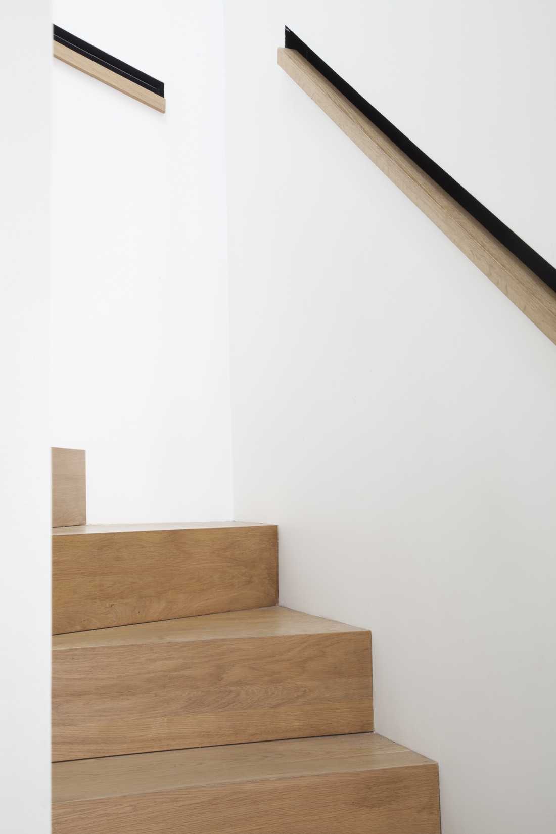 Détail de l'escalier réalisé sur mesure par un architecte à Biarritz