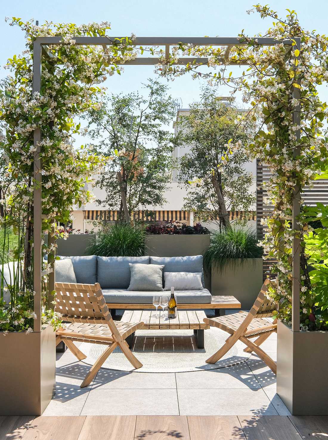 Landscape design of the terrace of a new apartment in Biarritz