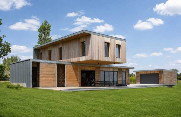 Contemporary wood and concrete house