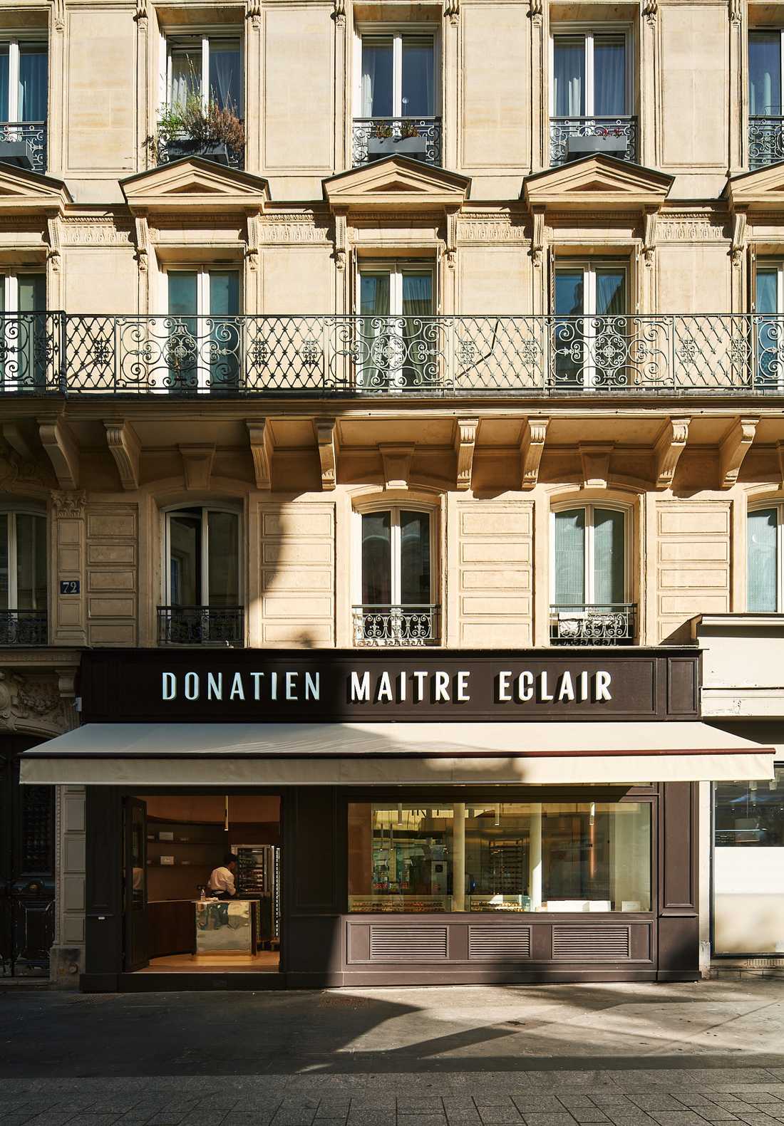 Façade d'une boutique après travaux de rénovation par un architecte à Biarritz