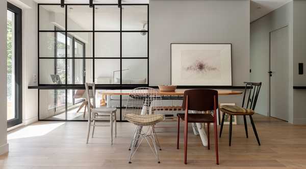 Décoration d'interieur d'un salon - salle-a-manger avec verrière à Biarritz