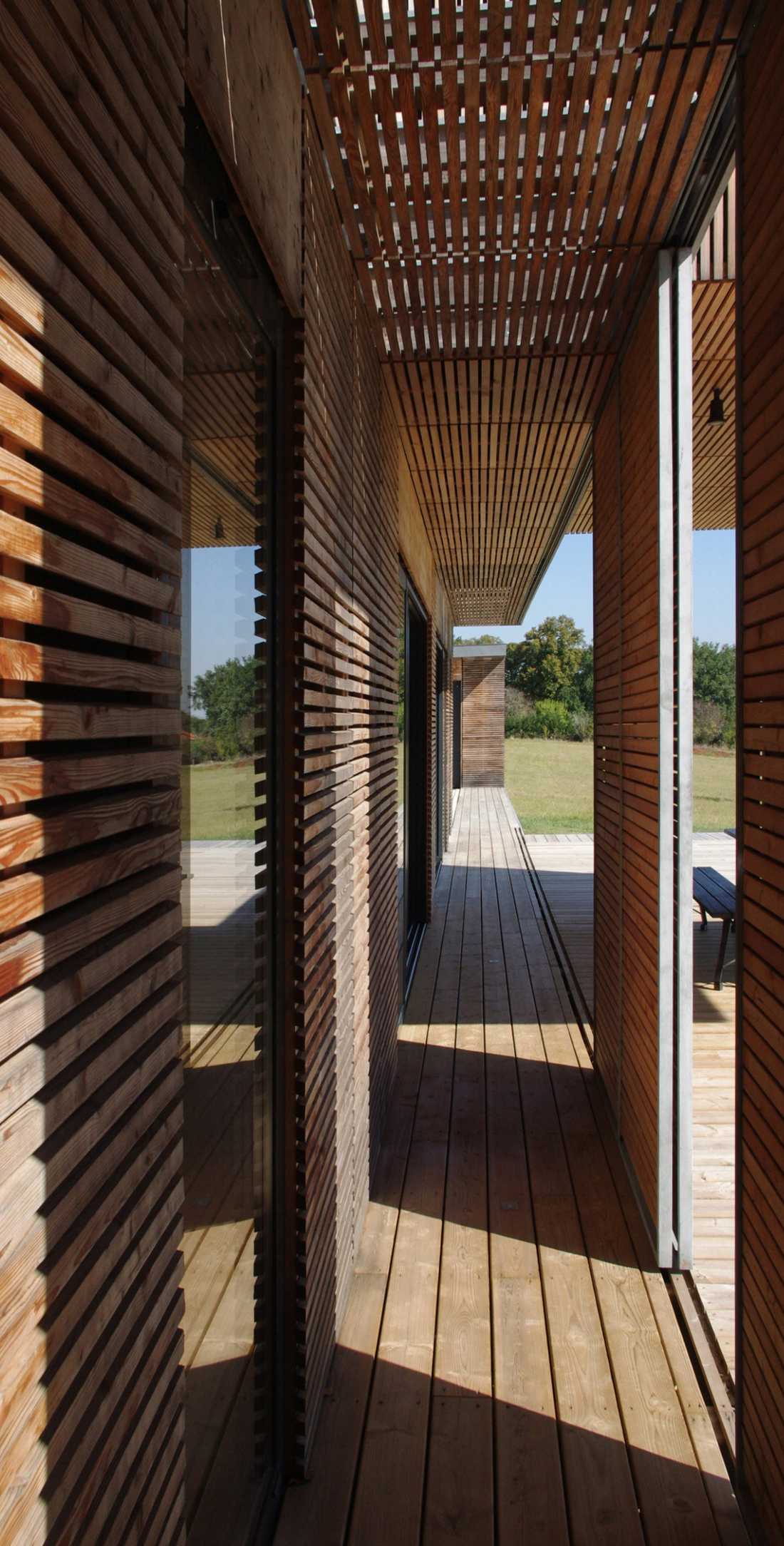Wood frame extension built by an architect in Basque Country