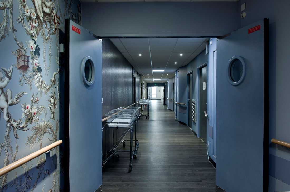 Rénovation des couloirs d'une clinique-maternité à Biarritz