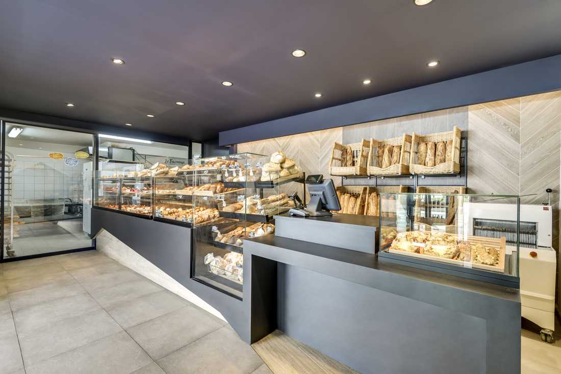 Présentoire d'une boulangerie réalisé sur mesure par un architecte d'intérieur à Biarritz
