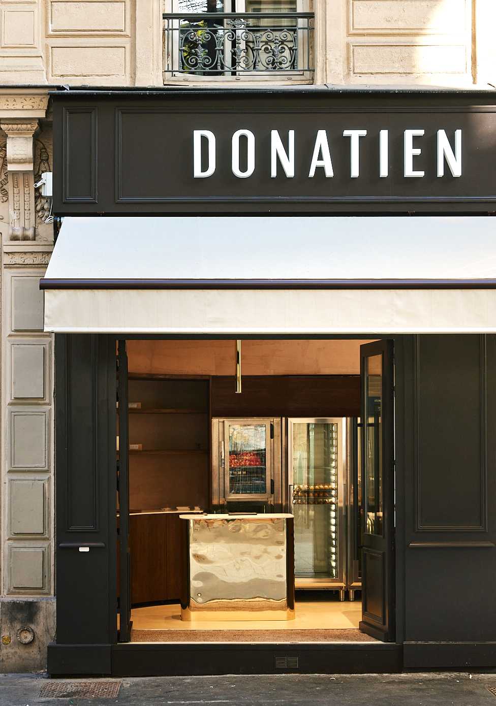 Façade d'une boutique après travaux de rénovation par un architecte in Biarritz